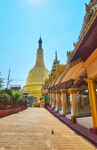 Promenaden Till Smemawdaw Pagoda Kullen Längs Dess Västra Galleriet Med — Stockfoto