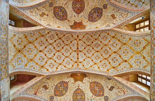 Isfahan Iran Октября 2017 Года Ошеломляющий Потолок Зала Приемов Средневекового — стоковое фото
