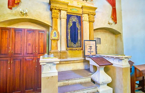 Κρακοβία Πολωνία Ιουνίου 2018 Συγκρατημένα Διακοσμημένη Πέτρα Torah Κιβωτού Σκαλισμένα — Φωτογραφία Αρχείου