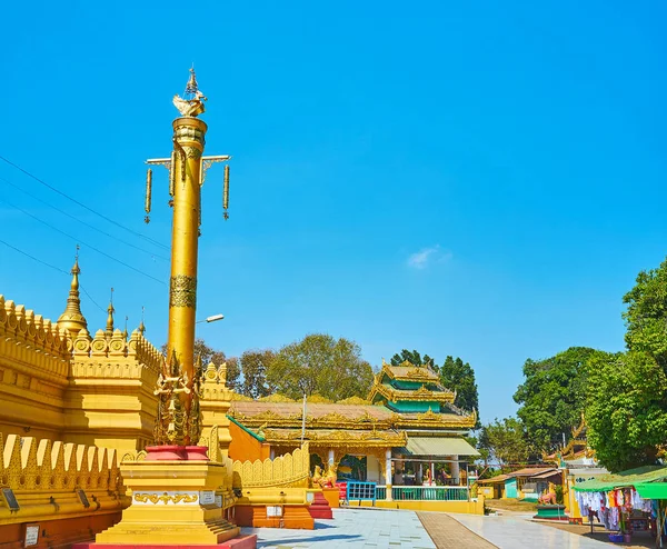 Bago Myanmar February 2018 Scenic Golden Buddhist Column Foot Mahazedi — Stock Photo, Image