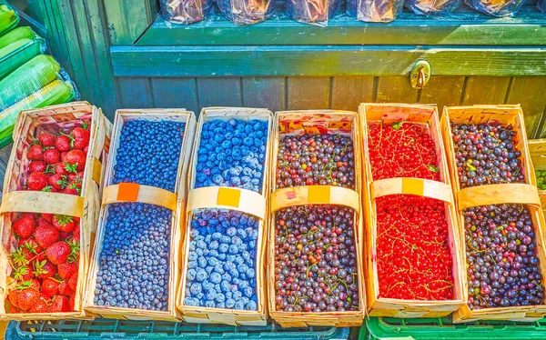 Variedad Cestas Con Bayas Mercado Verduras Cracovia Polonia —  Fotos de Stock