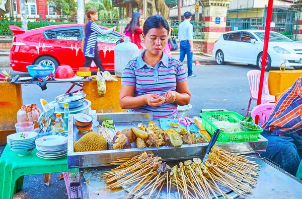 Yangon Myanmar February 2018 Vendor Street Food Stall Cooks Pork — Stock Photo, Image