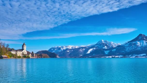 Paesaggio Nuvoloso Panoramico Sul Lago Wolfgangsee Catena Montuosa Innevata Salzkammergut — Video Stock