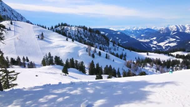 奥地利戈索 2019年2月26日 2月26日 在戈索 阿尔卑斯山 Dachstein West Massif Zwieselalm 壮观的风景和滑雪者 — 图库视频影像