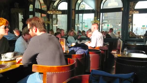 Vienne Autriche Février 2019 Les Visiteurs Dégustent Café Matin Les — Video