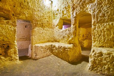 Yeraltı tüneli, Wignacourt Müzesi, Rab küçük barınakları