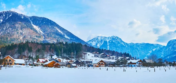 奥地利 Salzkammergut Obertraun 村全景 — 图库照片