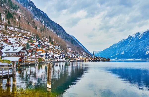 บนฝั่งทะเลสาบ Hallstattersee, Salzkammergut, ออสเตรีย — ภาพถ่ายสต็อก