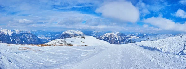 De ski-trail bovenop Krippenstein mount, Dachstein, Salzkamme — Stockfoto