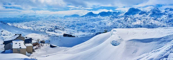 Zajęcia sportowe na Dachstein Krippenstein, Salzkammergut, Aust — Zdjęcie stockowe