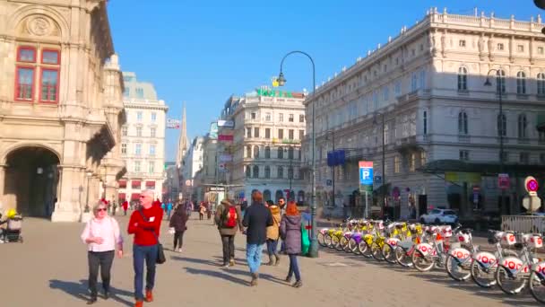 Wien Österreich Februar 2019 Der Belebte Opernring Mit Vielen Fußgängern — Stockvideo