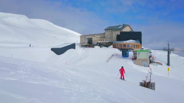 Obertraun Austria Febbraio 2019 Gli Sciatori Scelgono Pista Alla Stazione — Video Stock