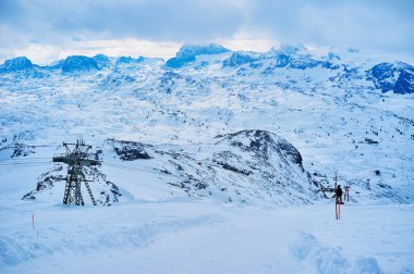 Bulutlar, Salzkammergut, Avusturya Dachstein doruklarına