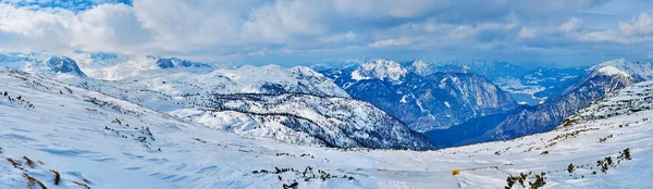 Het landschap met Hallstatter op achtergrond, Salzkammergut ziet, — Stockfoto