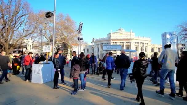 Wien Österreich Februar 2019 Besucherandrang Eingang Zur Eislaufbahn Rathausplatz Mit — Stockvideo
