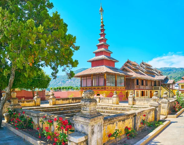 Medieval Kan Tu Kyaung Monastery in Pindaya, Myanmar — Stock Photo, Image