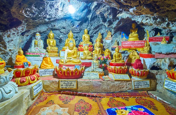 El altar de la pequeña cueva, Pindaya, Myanmar — Foto de Stock