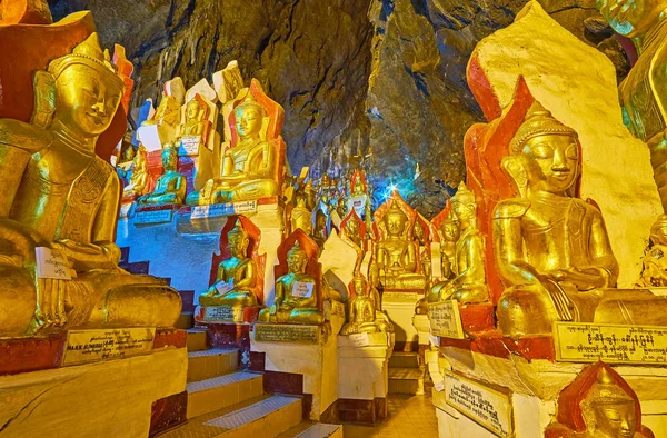 Disfrute del ambiente de la Cueva de Pindaya, Myanmar — Foto de Stock
