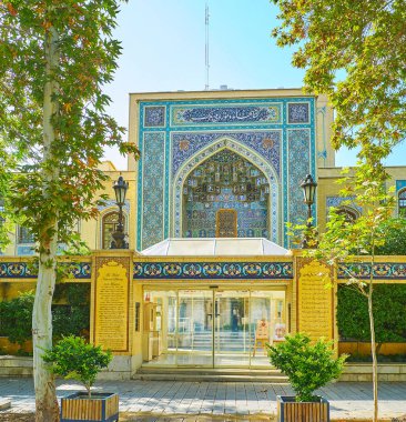 Girişinde Malek Müzesi, Bagh-e Melli çeyrek, Tahran, Iran