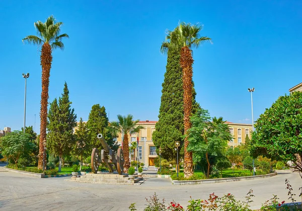 The garden of Ministry of Foreign Affairs, Tehran, Iran — Stock Photo, Image