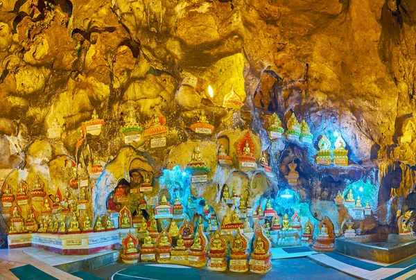 Gran complejo de cuevas en Pindaya, Myanmar — Foto de Stock