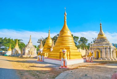 Chinthe heykelleri ile stupa, nget Pyaw Taw paya, Pindaya, Mya