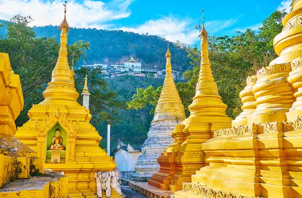 The view on Shwe Oo Min cave through the golden payas, Pindaya, — Stock Photo, Image