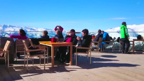 Zell See Ausztria Február 2019 Zsúfolt Szabadtéri Terasz Lounge Étterem — Stock videók