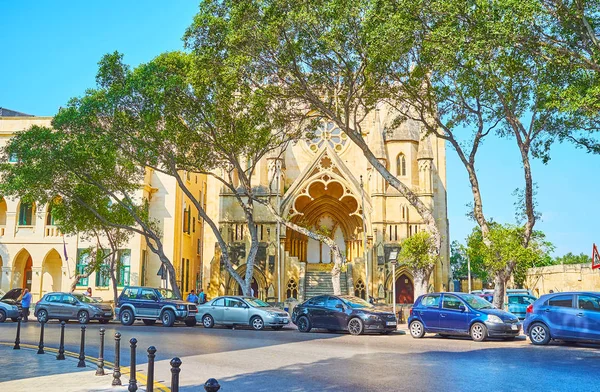 Gölgeli Sarria Caddesi yürümek, Floriana, Malta — Stok fotoğraf