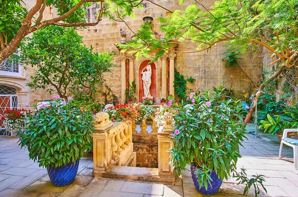 O jardim do palácio Cassa Rocca Picola, Valletta, Malta — Fotografia de Stock