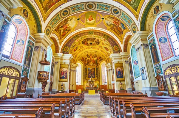 Innenraum der Pfarrkirche St. Nikolaus, Bad Ischl, Salzkammergut, — Stockfoto