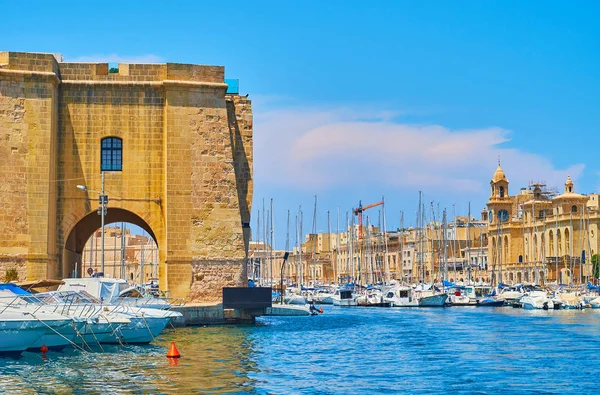 Vittoriosa Småbåts hamn och Sheer Bastion, Senglea, Malta — Stockfoto