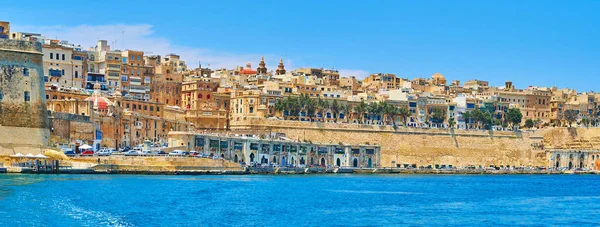 Панорама Валлетты из Большого порта, Мальта — стоковое фото