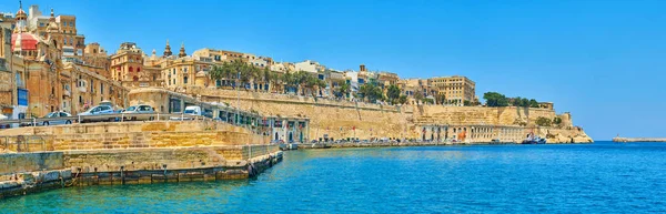 Panorama de las fortificaciones de La Valeta desde el Gran Puerto, Malta — Foto de Stock