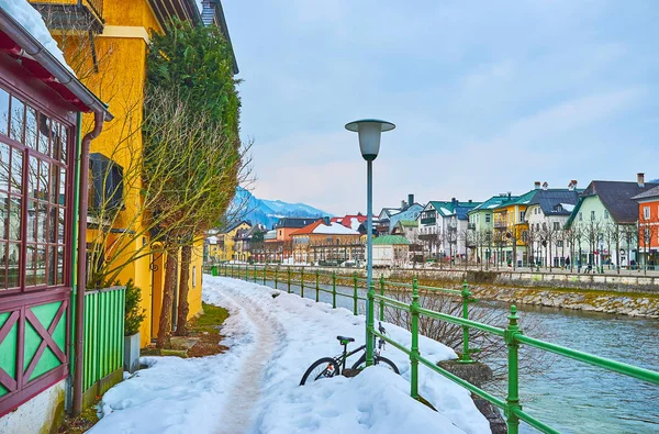 La bicicleta en la nieve, Bad Ischl, Salzkammergut, Austria — Foto de Stock