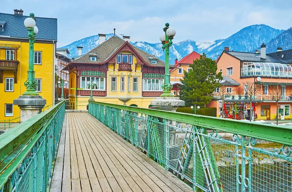 On Taubersteg bridge, Bad Ischl, Salzkammergut, Austria — Stock Photo, Image