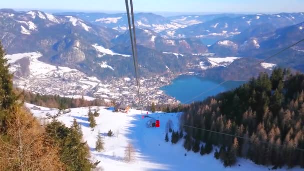 Teleférico Zwolferhorn Atracción Turística Más Popular Gilden Pendiente Empinada Montaña — Vídeo de stock