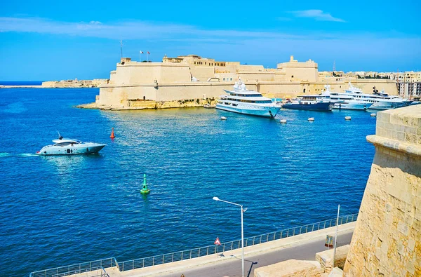 Der blick von den senglea wallanlagen, malta — Stockfoto