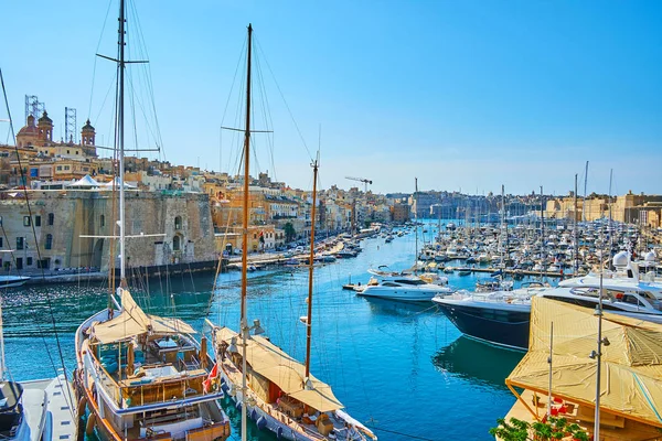The Yachts på Vittoriosa Marina, Birgu, Malta — Stockfoto