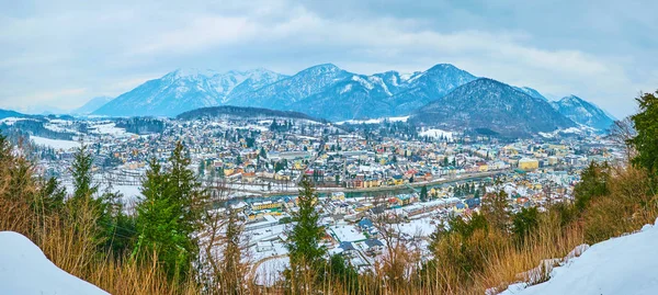 Panorama Bad Ischlu z hory Siriuskogel, Salzkammergut, — Stock fotografie