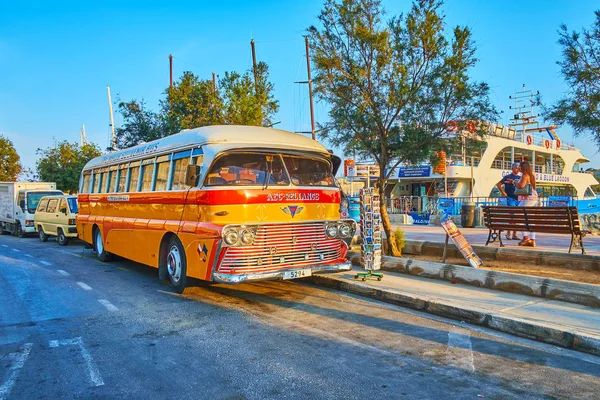 Vintage bus in Sliema, Malta — Stockfoto