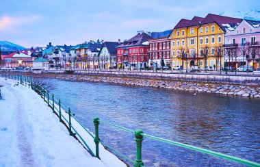Bad Ischl' de kış akşamı, Salzkammergut, Avusturya