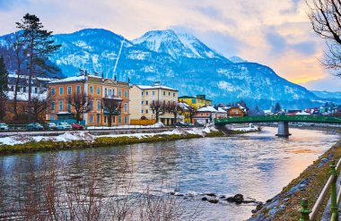 Bad Ischl, Salzkammergut, Avusturya'da bulutlu gün batımı