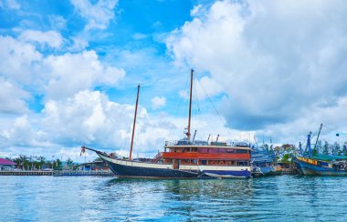 Asya Marina, Ratsada, Phuket, Tayland eski gemiler