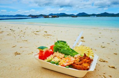 Khai Nai adasında öğle yemeği, Phuket, Tayland