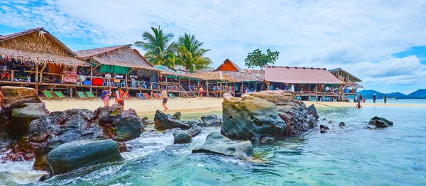Enjoy Khai Nai island, Phuket, Thailand — Stock Photo, Image