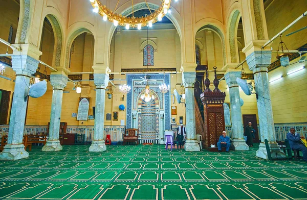 Interiorul Moscheii Al-Sayeda Fatima El-Nabaweya, Cairo, Egipt — Fotografie, imagine de stoc