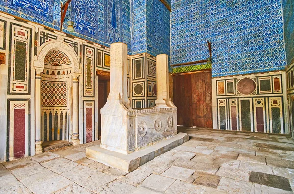 Tumba de Ibrahim Agha Mustahfizan, Mausoleo de Aqsunqur (Azul) M — Foto de Stock