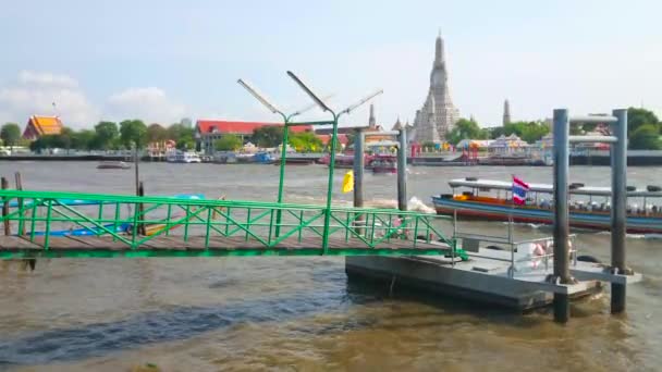 Bangkok Tajlandia Kwietnia 2019 Widok Kołyszą Molo Pontoon Rzece Chao — Wideo stockowe