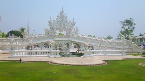 Chiang Rai Tajlandia Maja 2019 Unikalna Architektura Nowoczesnej Białej Świątyni — Wideo stockowe